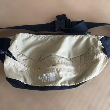 THE NORTH FACE 바디백 베이지