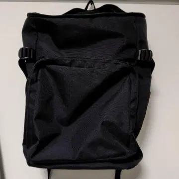 어깨 부담을 덜어주는 발수 위에서 열리는 럭색