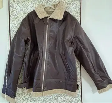 미사용 새상품 인조 가죽 점퍼 브라운 아우터 겨울용 L 사이즈