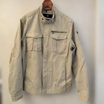 빅토리녹스 밀리터리 스타일 베이지 자켓