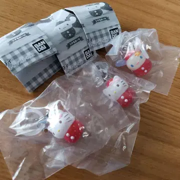 산리오 딸기 메지루시 액세서리 키티 헬로키티 토끼꽃