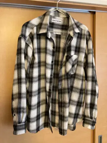 아이나 지 엔드 누카리아리 체크 셔츠