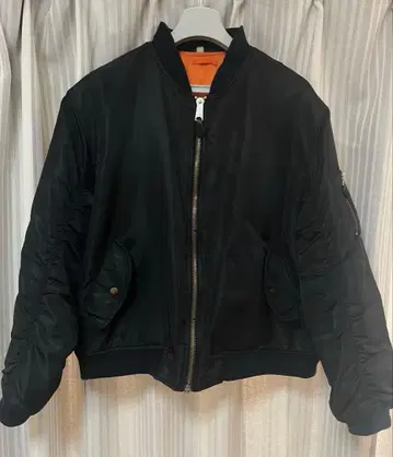 알파 인더스트리 MA-1 블랙