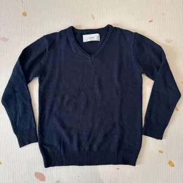AKM 네이비 V넥 니트 스웨터