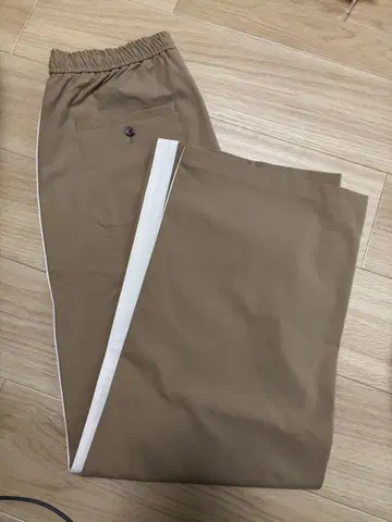 GU rokh 베이지 슬랙스 사이드 스트라이프