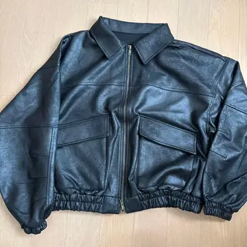 블랙 가죽풍 크롭 자켓