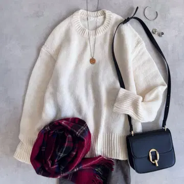 새상품급 GALERIE VIE 파인 울 크루넥 풀오버 니트