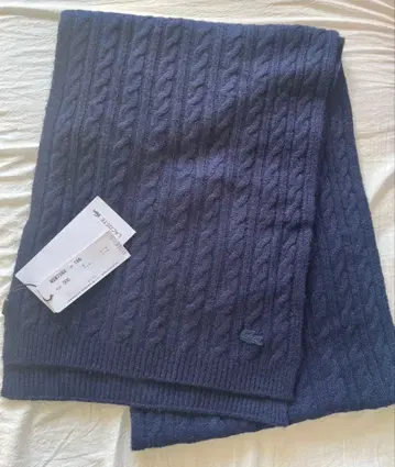 LACOSTE 네이비 케이블 짜임 머플러