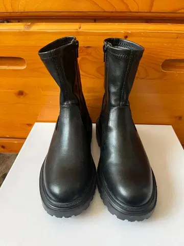 울트라 스트레치 볼륨 밑창 부츠 블랙