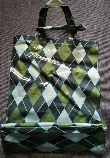 Harrods 다이아몬드 패턴 토트백