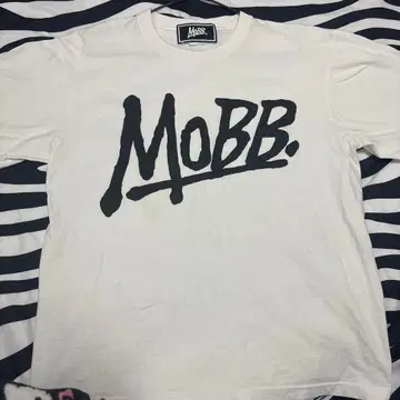 MOBB 로고 프린트 티셔츠 화이트