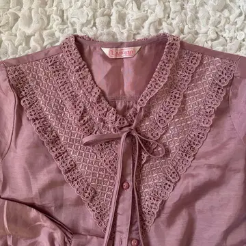 [vintage] 연보라색 레이스 옷깃 긴팔 셔츠
