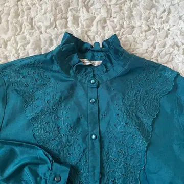 [vintage] 터콰이즈 자수 하이넥 셔츠