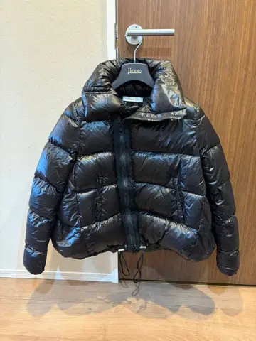 sacai luck 다운 자켓 블랙 사이즈 2