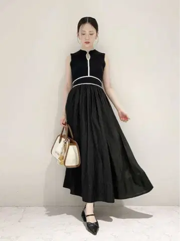 미사용 새상품 [ LILY BROWN ] 라인 니트 도킹 원피스 BLK