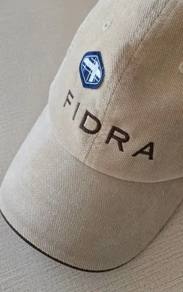 [새상품급] FIDRA 짙은 베이지 캡