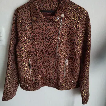 레오파드 무늬 자켓