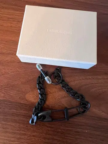 라드 뮤지션 팔찌 액세서리 안전핀 블랙