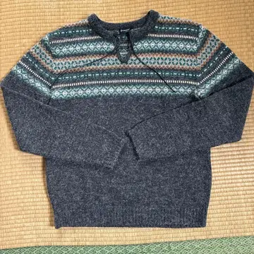 도몬 페어아일 패턴 크루넥 스웨터