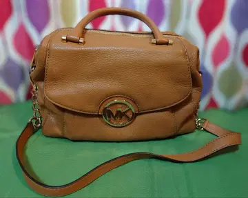 MK 카멜 가죽 보스턴 백