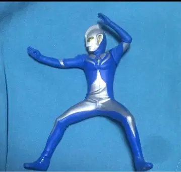 울트라맨 코스모스 루나 모드 피규어