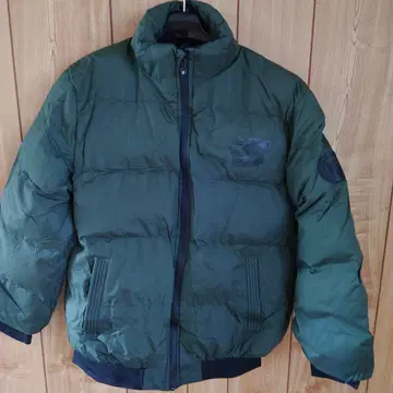 New Balance 올리브 그린 다운 자켓