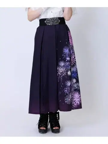 불꽃놀이 패턴 턱 스커트 보라색