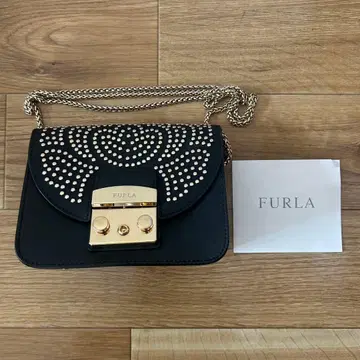 FURLA 훌라 메트로폴리스 숄더백 블랙 스터드