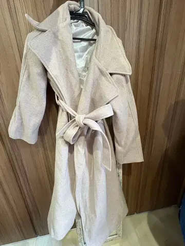 베이지 롱 코트