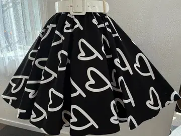 하트 무늬 전체 서큘러 스커트 리본 포함