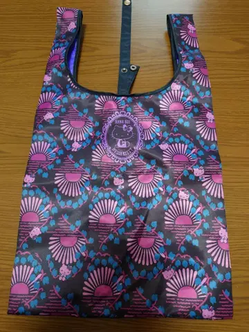 안나수이 x 헬로키티 에코백