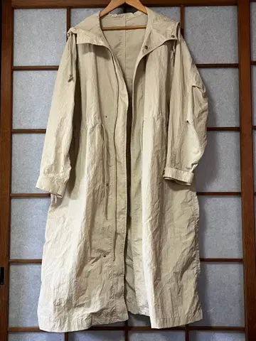 나노 유니버스 베이지 후드 부착 롱 코트