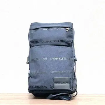 [ 새상품급 ] CALVIN KLEIN 바디백 ( 네이비 )