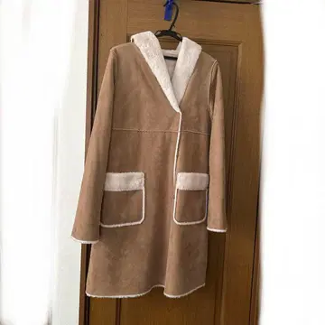 페이크 무스탕 코트