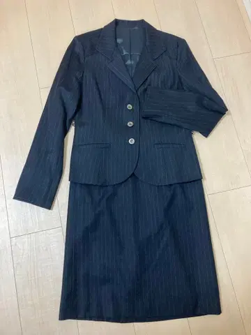 네이비 스트라이프 비즈니스 정장 상하의 세트