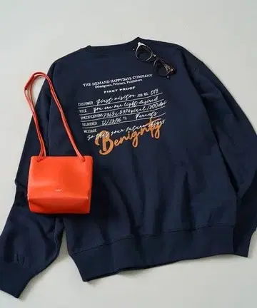 프릭스스토어 속기모 백로고 맨투맨 네이비