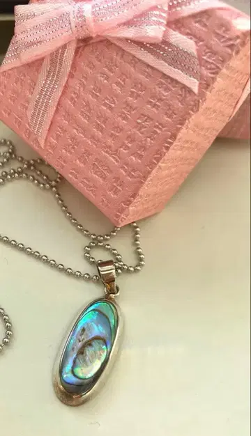 다다미방 동자님 스승님의 검은 나비 조개 목걸이