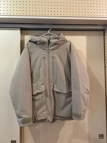 유니클로 하이브리드 다운 파카 xs 사이즈 카멜