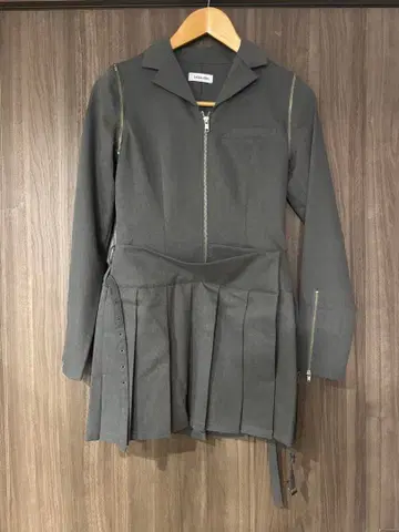 LAGUA GEM 그레이 스커트 셋업