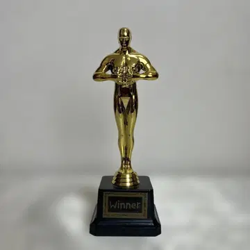 Winner 트로피 피규어