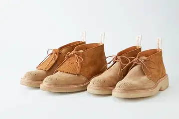 Tricker's 스웨이드 처카 부츠 베이지