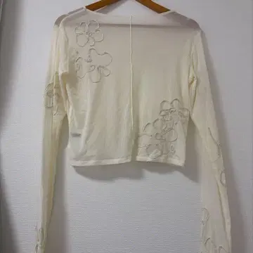 [ Kastane ] 플라워 코드 자수 시어 TOPS