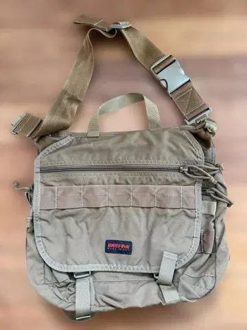 BRIEFING 메신저 백 FLIGHT LIGHT