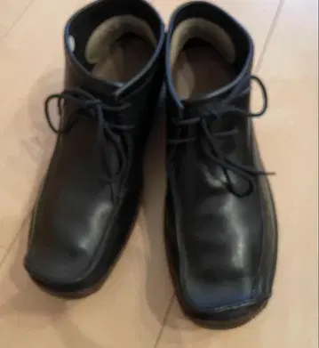 [레어] Clarks 왈라비 하프컷