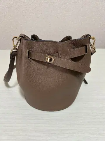 잔니 로타 숄더백 그레이지 주름 가죽 복조리 파우치 포함