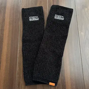 STUDIO SEVEN 블랙 암커버 미사용