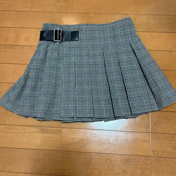 그레이 계열 체크 플리츠 스커트 벨트 포함