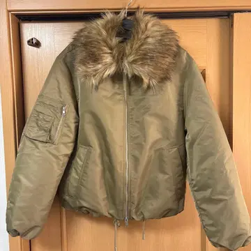 [ 미사용 새상품 ] ZARA ZW 컬렉션 인조 모피 옷깃 봄버 자켓