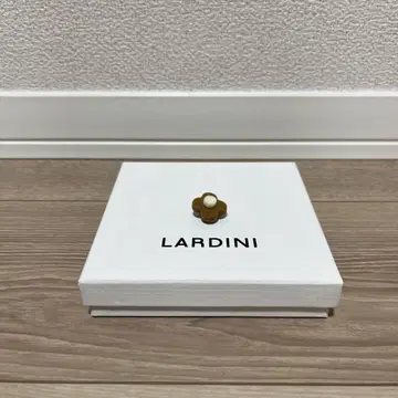 [새상품] LARDINI 부토니에르 플라워 브라운 x 화이트