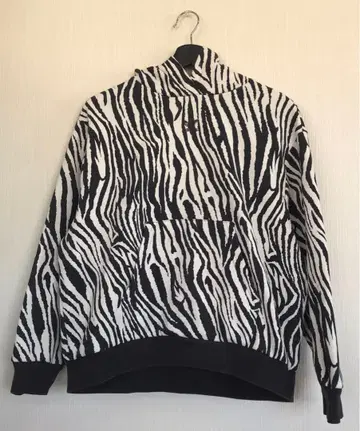 i124 adidas 여성용 후드티 M 제브라 패턴